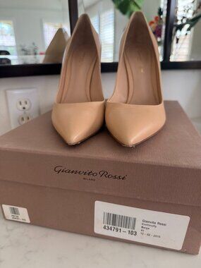 Gianvito Rossi Women's Beige Pump Style Is Called Continuity